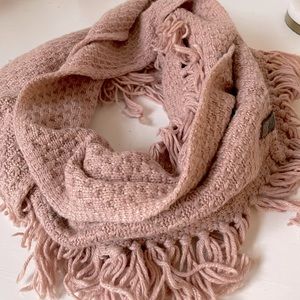 EUC Timberland infinity scarf / fringe / cotton angora